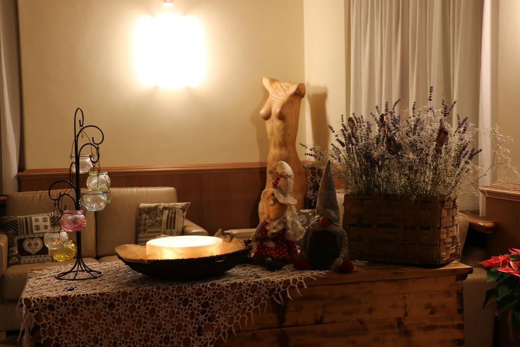 Hotel Vittoria Фолгария Екстериор снимка